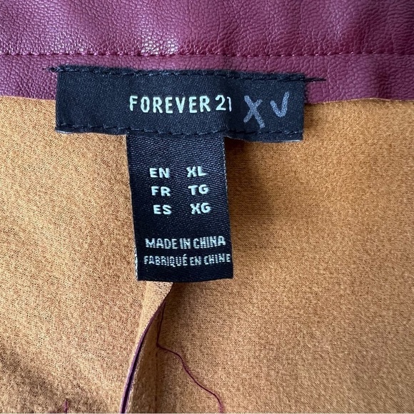 Y2K Forever 21 Burgundy Faux Leather Wide Leg Pants Size XL - Picture 13 of 13